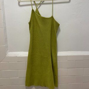 Ribbed-form fitting green dress